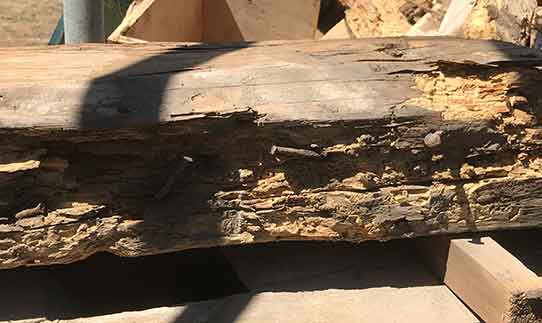 Holz wird ersetzt
